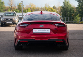 Подержанный автомобиль Kia Stinger 2019 года (6 фото)