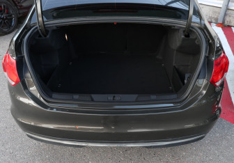 Подержанный автомобиль Citroen C4 Sedan 2014 года (8 фото)