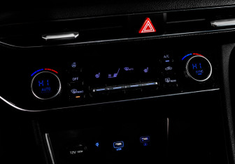 Подержанный автомобиль Hyundai Sonata 2020 года (19 фото)