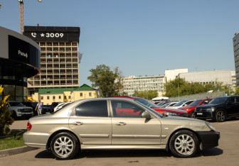 Подержанный автомобиль Hyundai Sonata 2007 года (3 фото)