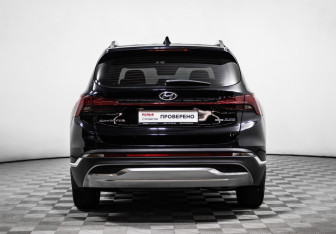 Подержанный автомобиль Hyundai Santa Fe 2022 года (6 фото)