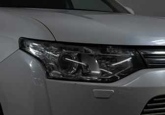 Подержанный автомобиль Mitsubishi Outlander 2013 года (17 фото)