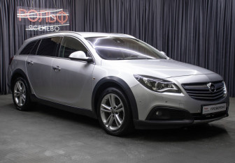 Подержанный автомобиль Opel Insignia Wagon 2014 года (3 фото)