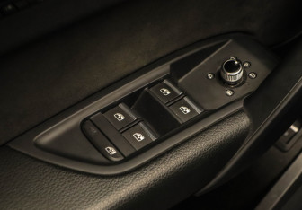 Подержанный автомобиль Audi Q5 2021 года (18 фото)