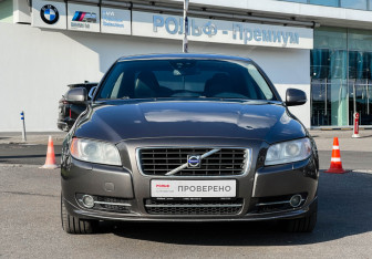 Подержанный автомобиль Volvo S80 2011 года (2 фото)
