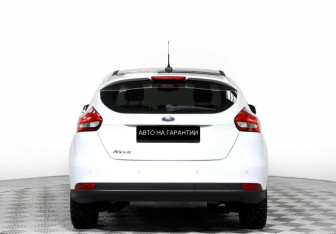 Подержанный автомобиль Ford Focus Hatchback 2018 года (6 фото)