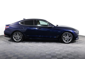 Подержанный автомобиль Genesis G70 2021 года (4 фото)
