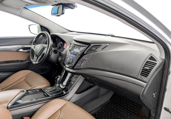 Подержанный автомобиль Hyundai i40 Wagon 2017 года (25 фото)