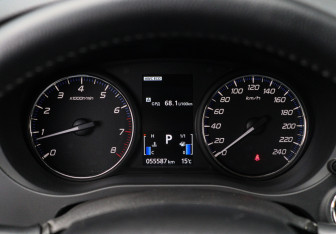 Подержанный автомобиль Mitsubishi Outlander 2020 года (16 фото)