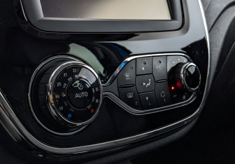 Подержанный автомобиль Renault Kaptur 2016 года (21 фото)