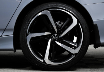 Подержанный автомобиль Honda Accord Sedan 2021 года (8 фото)