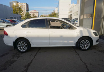 Подержанный автомобиль Volkswagen Polo Sedan 2013 года (4 фото)