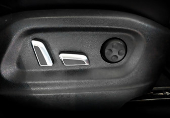 Подержанный автомобиль Audi Q5 2015 года (23 фото)