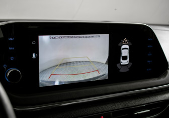 Подержанный автомобиль Hyundai Sonata 2022 года (14 фото)