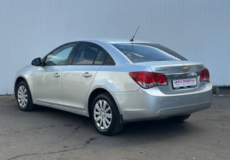 Подержанный автомобиль Chevrolet Cruze Sedan 2012 года (7 фото)