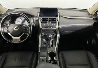 Подержанный автомобиль Lexus NX 2019 года (12 фото)