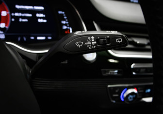 Подержанный автомобиль Audi Q7 2017 года (18 фото)