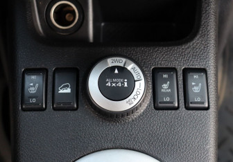 Подержанный автомобиль Nissan X-Trail 2012 года (19 фото)