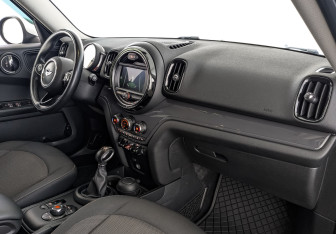 Подержанный автомобиль MINI Countryman 2018 года (13 фото)