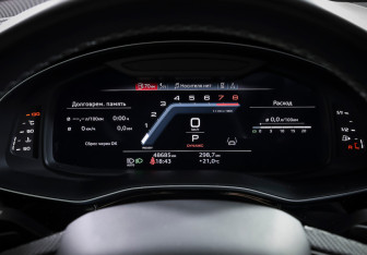 Подержанный автомобиль Audi Q8 2022 года (15 фото)