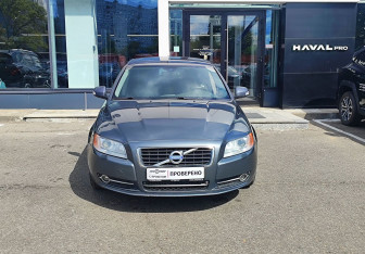 Подержанный автомобиль Volvo S80 2011 года (2 фото)