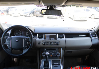 Подержанный автомобиль Land Rover Range Rover Sport 2010 года (14 фото)