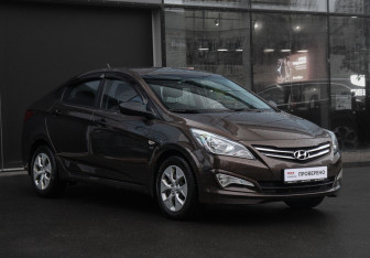 Подержанный автомобиль Hyundai Solaris Sedan 2015 года (3 фото)