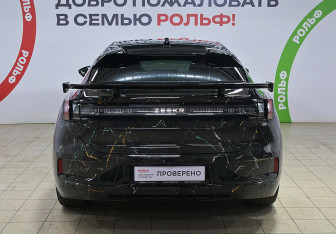 Подержанный автомобиль Zeekr 001 2023 года (5 фото)