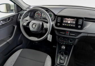 Подержанный автомобиль Skoda Rapid Liftback 2021 года (26 фото)