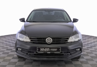 Подержанный автомобиль Volkswagen Jetta Sedan 2018 года (2 фото)