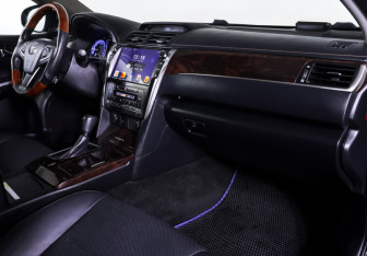 Подержанный автомобиль Toyota Camry Sedan 2017 года (10 фото)