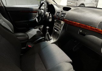 Подержанный автомобиль Toyota Avensis Wagon 2006 года (9 фото)