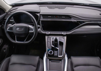 Подержанный автомобиль Geely Atlas Pro 2021 года (13 фото)
