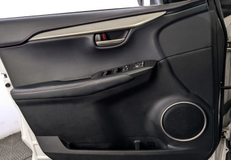 Подержанный автомобиль Lexus NX 2015 года (19 фото)