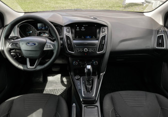 Подержанный автомобиль Ford Focus Hatchback 2018 года (3 фото)
