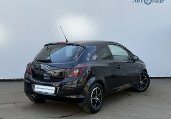 Подержанный автомобиль Opel Corsa 2011 года (5 фото)
