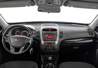 Подержанный автомобиль Kia Sorento 2018 года (14 фото)