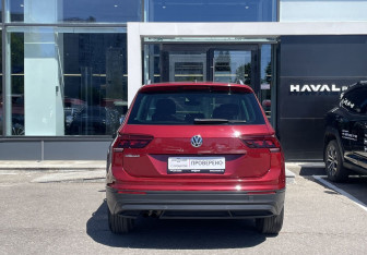 Подержанный автомобиль Volkswagen Tiguan 2019 года (6 фото)
