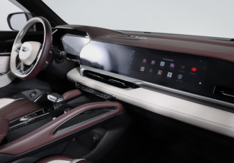 Подержанный автомобиль Geely Monjaro 2021 года (9 фото)