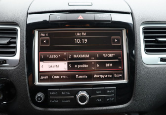 Подержанный автомобиль Volkswagen Touareg 2013 года (19 фото)