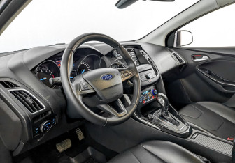 Подержанный автомобиль Ford Focus Sedan 2019 года (15 фото)