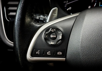 Подержанный автомобиль Mitsubishi Outlander 2014 года (25 фото)