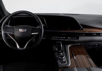 Подержанный автомобиль Cadillac Escalade Suv 2021 года (12 фото)