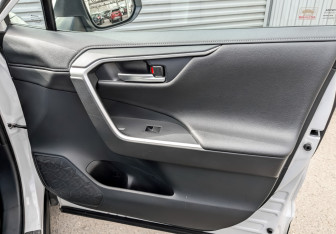 Подержанный автомобиль Toyota RAV4 2019 года (23 фото)