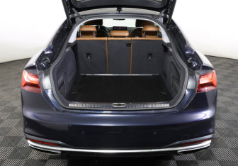 Подержанный автомобиль Audi A5 Liftback 2021 года (10 фото)