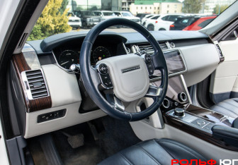Подержанный автомобиль Land Rover Range Rover 2013 года (21 фото)