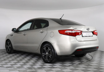 Подержанный автомобиль Kia Rio Sedan 2013 года (7 фото)