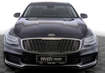 Подержанный автомобиль Kia K900 2019 года (2 фото)