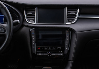 Подержанный автомобиль Infiniti QX50 2018 года (14 фото)