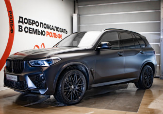 Подержанный автомобиль BMW X5 M 2022 года (1 фото)